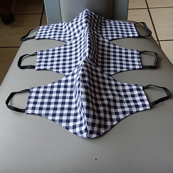 Beautiful NWOT 3 Checkerboard Reusable Masks - Picture 3 of 5